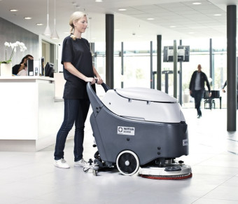 Поломоечная машина Nilfisk Grey SC450B BROSS