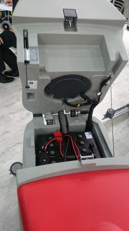 Поломоечная машина Comac Innova 55 B (108Ач, Li)