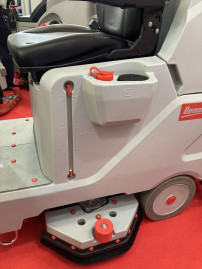 Поломоечная машина Bennett Hussar H120D (200Ач Li)