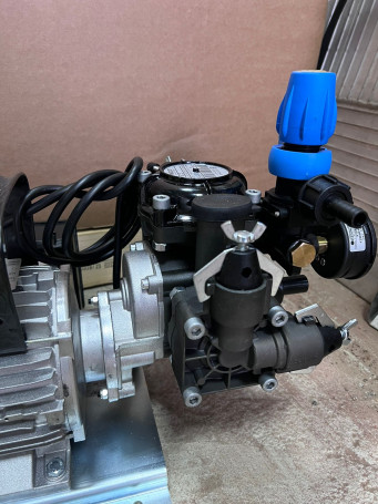 Мембранный насос Comet MC 25 (25 бар, 18.5 л/мин, эл. мотор)