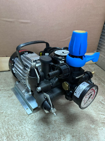 Мембранный насос Comet MC 25 (25 бар, 18.5 л/мин, эл. мотор)