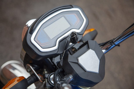 Трицикл электрический Rutrike Вояж К 1300 (серый)